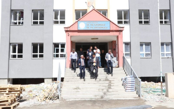 Hakkari'deki Eğitim Kurumlarının Yenilenmesi Çalışmalarımız Sürüyor.